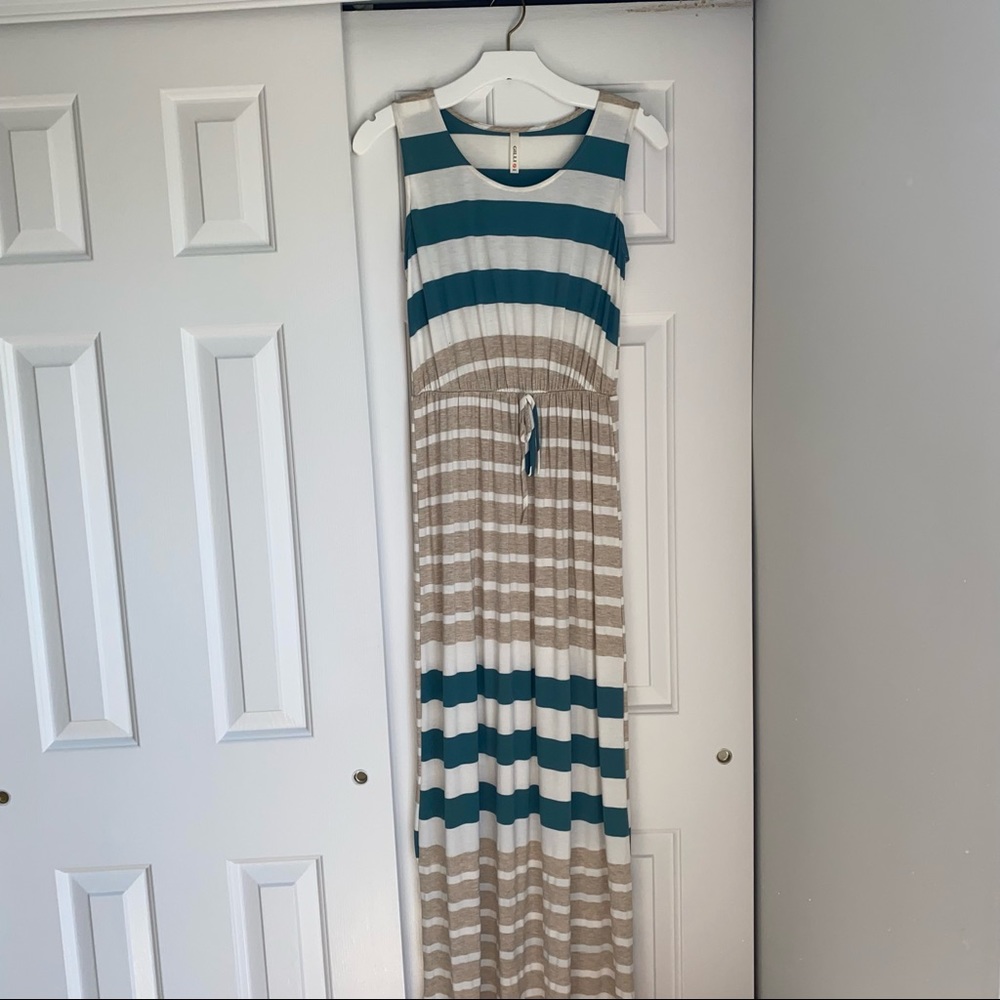 Gilli Small Maxi Dress